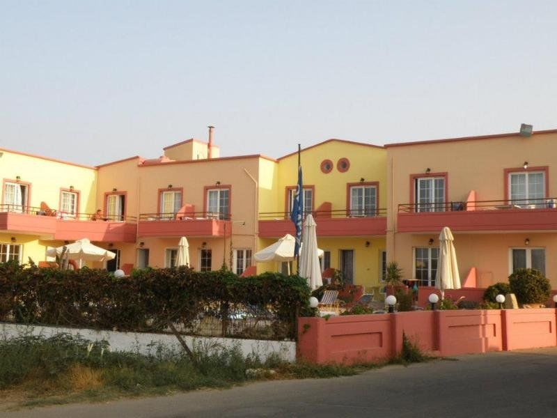 Haridimos Apartments Tavronitis エクステリア 写真