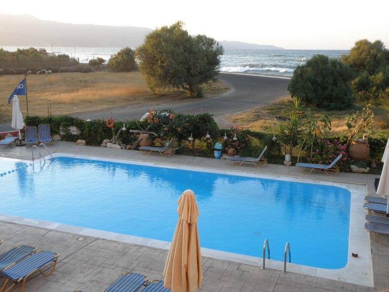 Haridimos Apartments Tavronitis エクステリア 写真