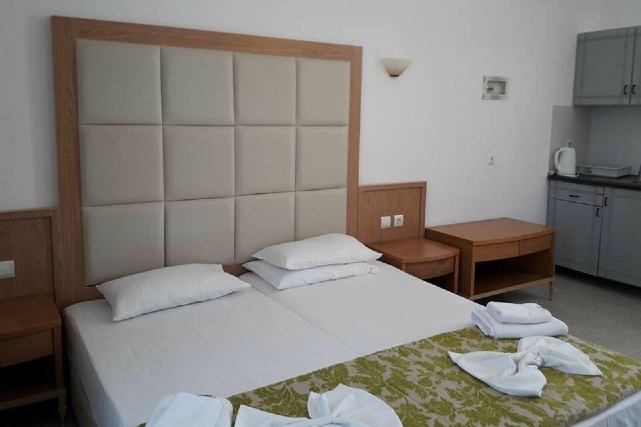 Haridimos Apartments Tavronitis エクステリア 写真