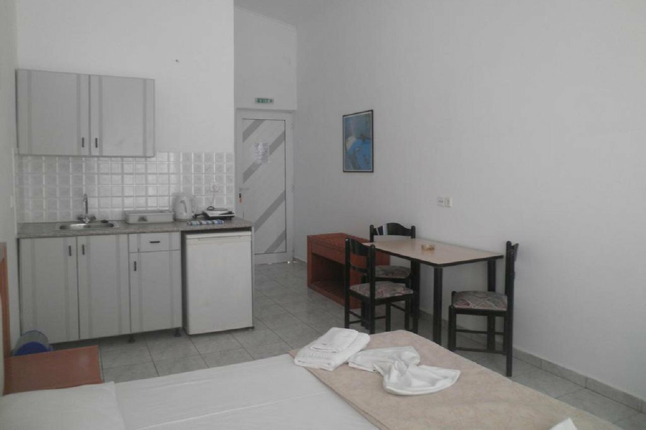 Haridimos Apartments Tavronitis エクステリア 写真